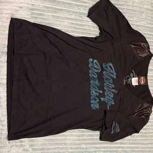 Ladies Harley Davidson tshirt.